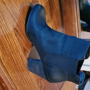 Steve Madden black boots